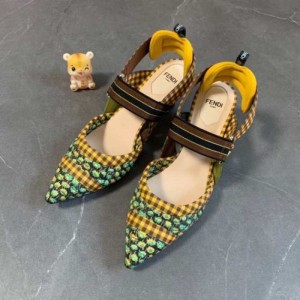 Zapatos de tacón bajo  medio para mujeres Fendi