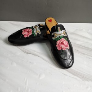 Gucci sandalias  zapatillas flores negras amor zapatillas Mueller 39.5