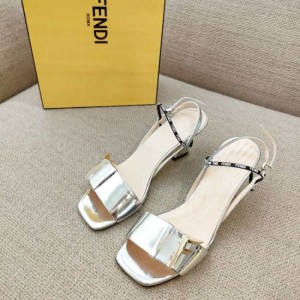 Sandalias  zapatillas para mujeres Fendi