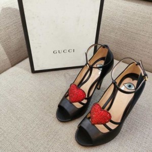 Zapatos de tacón alto de la Sra. Gucci