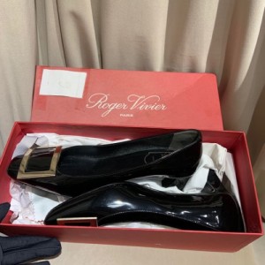 Sra. Roger vivia zapatos de tacón bajo  medio Roger Vivier Bell lacado Metal boca cuadrada cabeza cuadrada negra