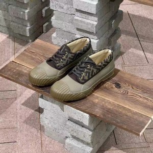 Zapatos casuales para hombres Fendi