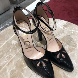 Zapatos de tacón alto de la Sra. Gucci