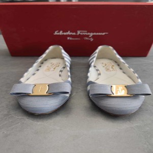 Zapatos planos para mujeres Ferragamo