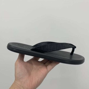 Sandalias  zapatillas para hombres Fendi