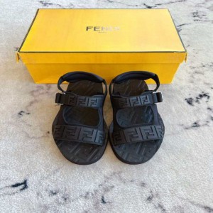 Sandalias  zapatillas para hombres Fendi