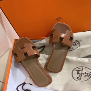 Sandalias  zapatillas de la Sra. Hermes Golden Brown 365