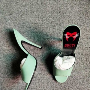 Zapatos de tacón alto de la Sra. Gucci