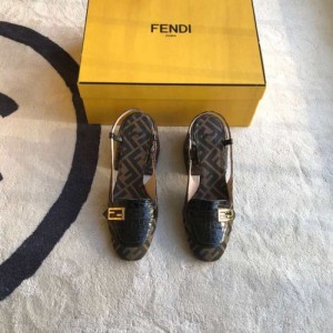 Sra. Fendi zapatos bajos  medianos flores viejas