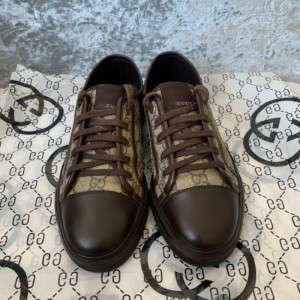 Zapatos casuales para hombres Gucci