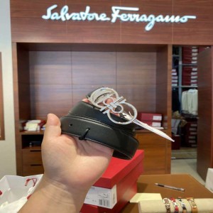 Cinturón de Ferragamo para hombres  cinturón de cintura