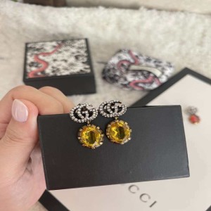 Joyas para el oído de la Sra. Gucci