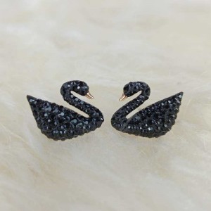 Pendientes de Cisne Negro para mujeres con pendientes de perlas de Swarovski