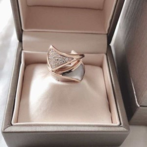 Anillo de la Sra. Bulgari  anillo de oro rosa