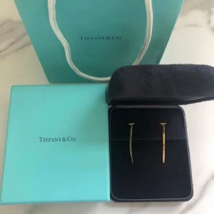 Oreja Tiffany nueva Tiffany 18k serie de pendientes de barra de oro t