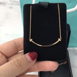 Tiffany 18k Rose Gold smile collar