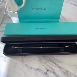 ティファニーブレスレットブレスレットハンドリング新品tiffany 18 kローズゴールド一粒ダイヤブレスレット