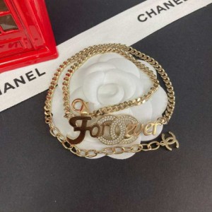 Collar de la Sra. Chanel  collar doble C colgante