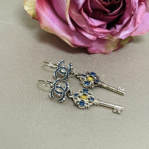 Chanel pendientes llave azul colgante doble C pendientes