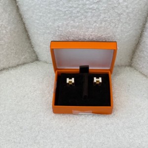 Joyas para el oído de la Sra. Hermes 99 nuevos batidos Hermes pop mini clavos para el oído blanco