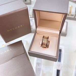 Anillo de Bulgari  anillo de anillo Bulgari bzero1 nuevo remachado 18k rosa anillo de oro versión ancha