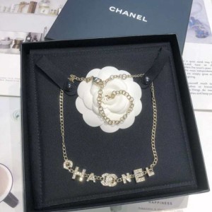 Collar de la Sra. Chanel  collar colgante