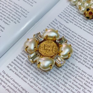 Broche de la Sra. Chanel moneda moneda moneda moneda perla rheinstone broche grande