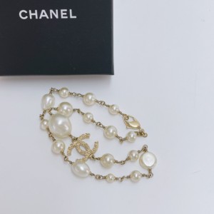 Collar de la Sra. Chanel  collar colgante Chanel Pearl Double C