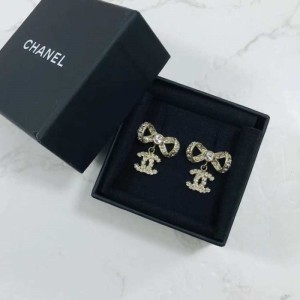 Chanel pendientes doble logotipo pendientes