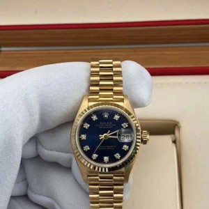 El clásico reloj mecánico de la Sra. Rolex es un diamante original de oro de 18k en su conjunto.