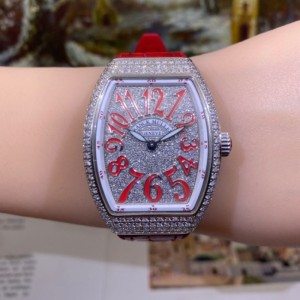 El reloj rojo femenino de la serie Frank Mueller v32 está lleno de estrellas del cielo y cuarzo.