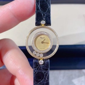 El reloj de cuarzo de la Sra. Chopin es un diamante feliz.