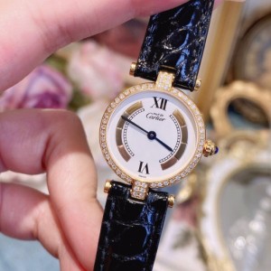 Reloj de cuarzo de la Sra. Cartier reloj de cuarzo de la Sra. Cartier 925 envuelto en plata y oro con diamantes en la parte trasera