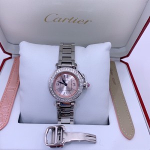 La mercancía de rendimiento de cuarzo de la Sra. cartier, la peque?a placa de polvo de Cartier passa, 27 metros de diámetro, está incrustada con relojes de cuarzo de diamante para mujeres.