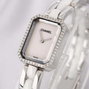 Reloj de cuarzo de la Sra. Chanel