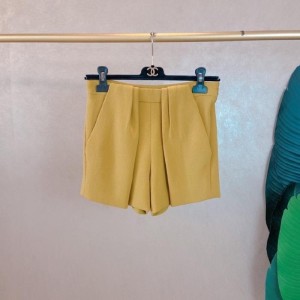  pantalones cortos amarillos de la Sra. cuoyi Francia [fr]  34