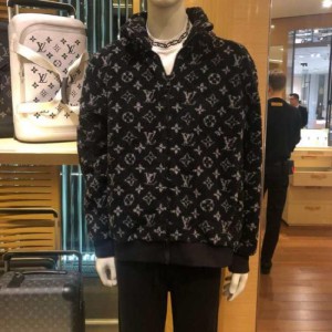 Abrigo de Louis Vuitton azul oscuro