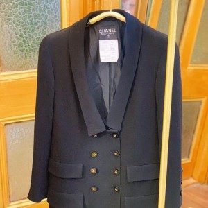 Traje de mujer Chanel Chanel traje negro de doble pecho chaqueta talla 36