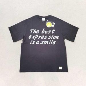 Camiseta Smiley colaborativa letra graffiti manga corta Código l negro