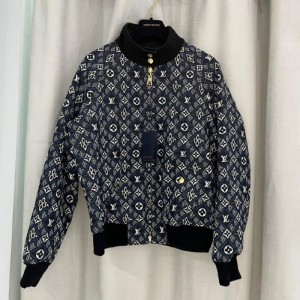 Chaqueta de Louis Vuitton azul tibetano 1854 y doble cara negra