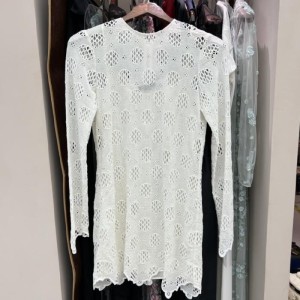  vestido de la Sra. Louis Vuitton en blanco China (chn)  s