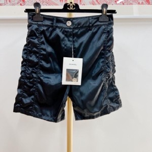  pantalones cortos de la Sra. Chanel en negro Francia [fr]  34