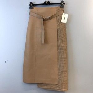 Lady Fendi half skirt half skirt 38 Yard