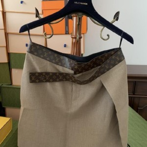 Sra. Louis Vuitton half skirt LV half skirt 40 Yard