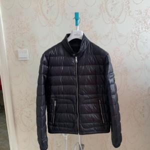 Chaqueta de plumón fina para hombres Prada