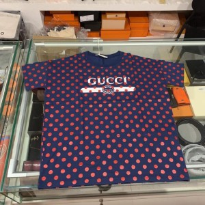 Camiseta de la Sra. Gucci con punto de onda azul t