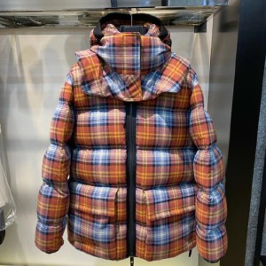 Burberry chaqueta de plumón para hombres Burberry Star mismo sombrero de empalme rojo y azul para hombres chaqueta de plumón chaqueta de plumón talla L