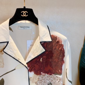 Chaqueta de la Sra. Valentino camisa de seda de morera impresa