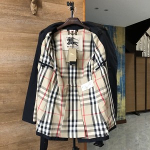 Gabardina corta de doble pecho negra y azul para hombres de Burberry